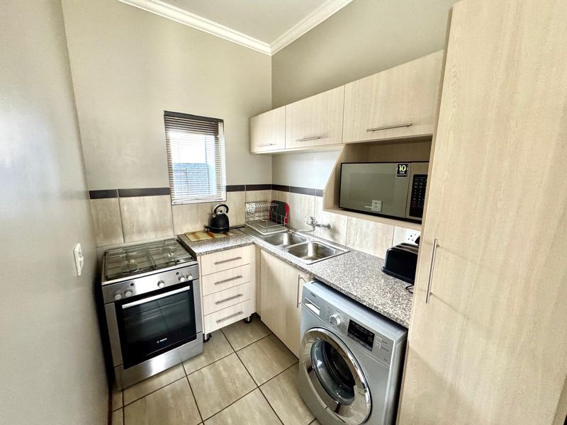 Modern, Immaculate Unit for Sale in Terra Nova, Trichardt - Photo 6