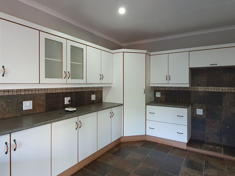 Spacious 3 Bedroom house to rent in CBD, Louis Trichardt - Photo 5