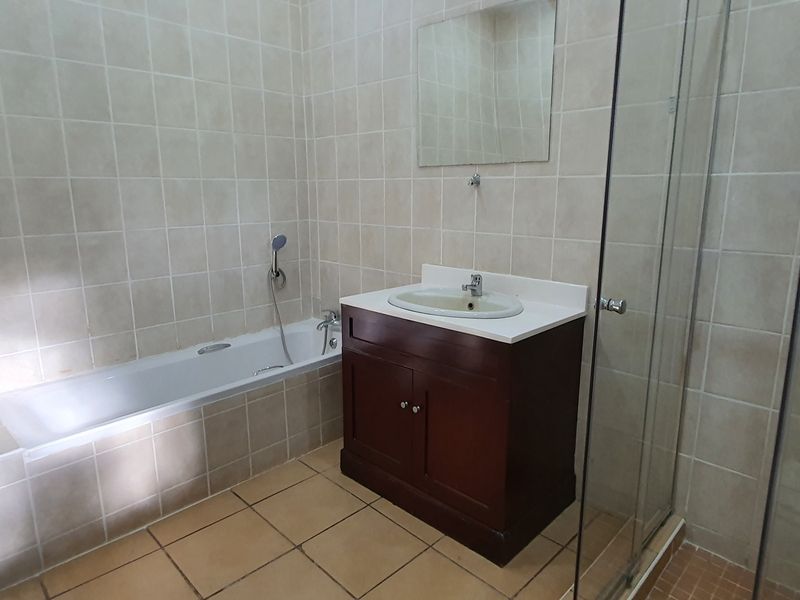 Spacious 3 Bedroom house to rent in CBD, Louis Trichardt - Photo 10