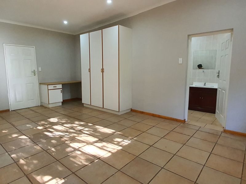Spacious 3 Bedroom house to rent in CBD, Louis Trichardt - Photo 8
