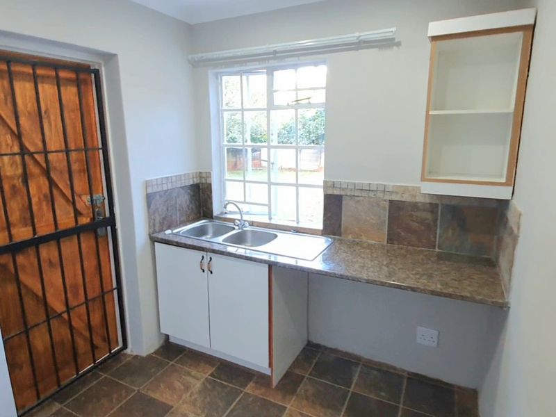 Spacious 3 Bedroom house to rent in CBD, Louis Trichardt - Photo 6