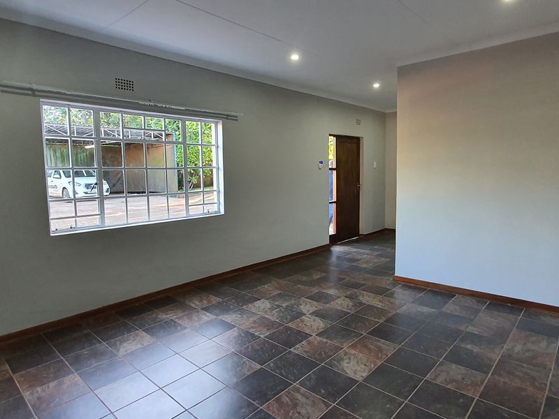 Spacious 3 Bedroom house to rent in CBD, Louis Trichardt - Photo 3