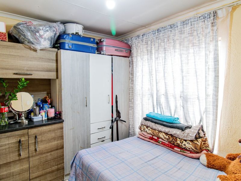 Warm and Stunning freehold For Sale in Ebony Park, Midrand - Photo 10