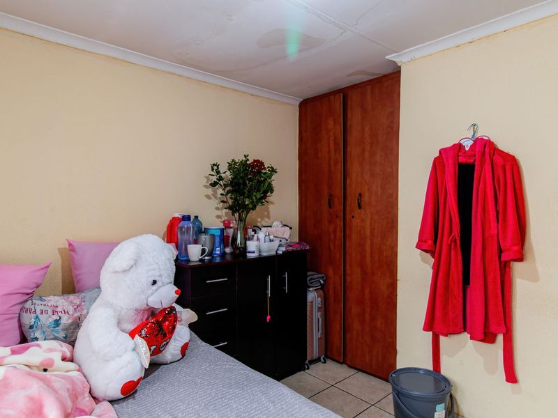 Warm and Stunning freehold For Sale in Ebony Park, Midrand - Photo 9