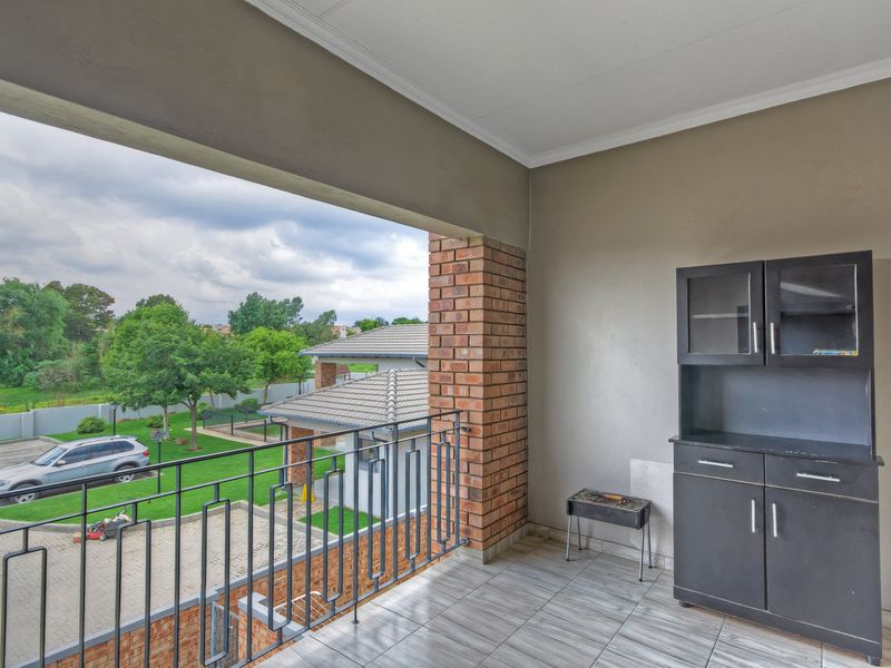 Luxurious 2-Bedroom Apartment for Sale | Franklin on 8th, Midrand - Photo 9
