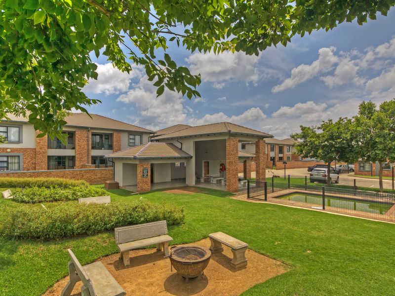 Luxurious 2-Bedroom Apartment for Sale | Franklin on 8th, Midrand - Photo 1