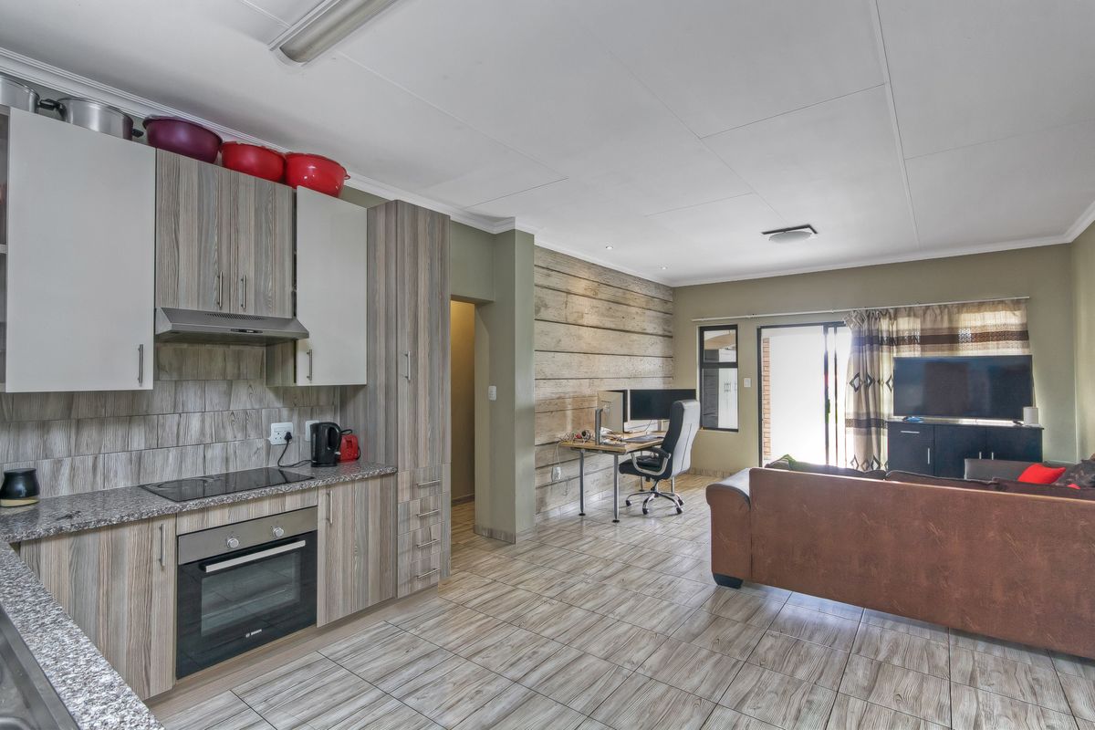 Luxurious 2-Bedroom Apartment for Sale | Franklin on 8th, Midrand - Photo 4
