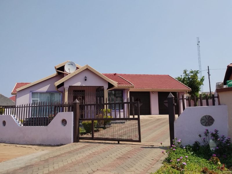 COSY FAMILY HOME - Photo 3