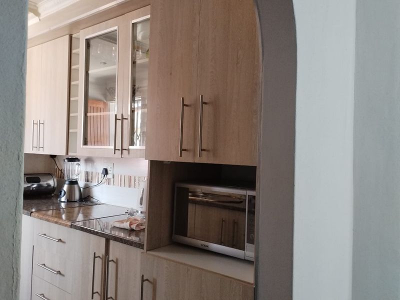 COSY FAMILY HOME - Photo 7