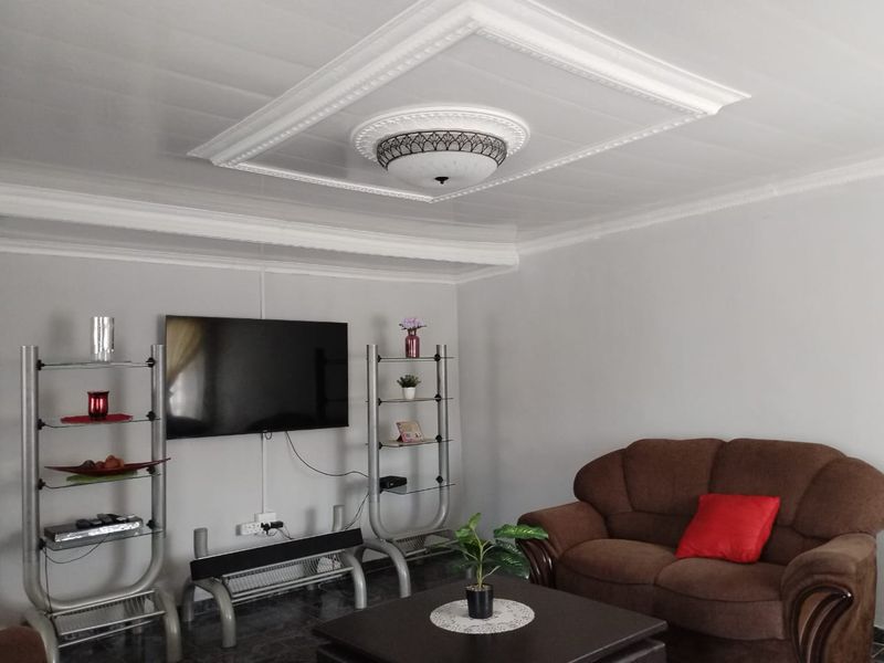 COSY FAMILY HOME - Photo 4