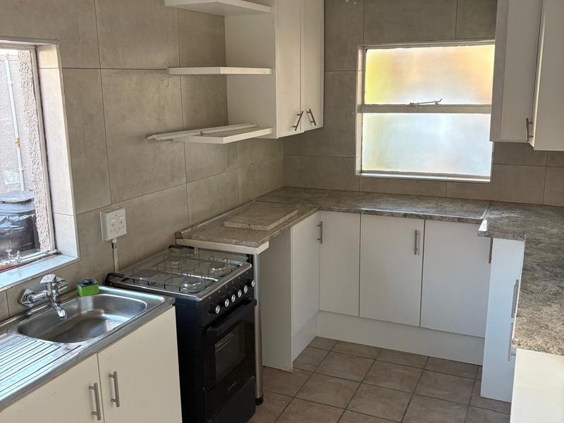 Apartment Rental Monthly In Secunda - Photo 4