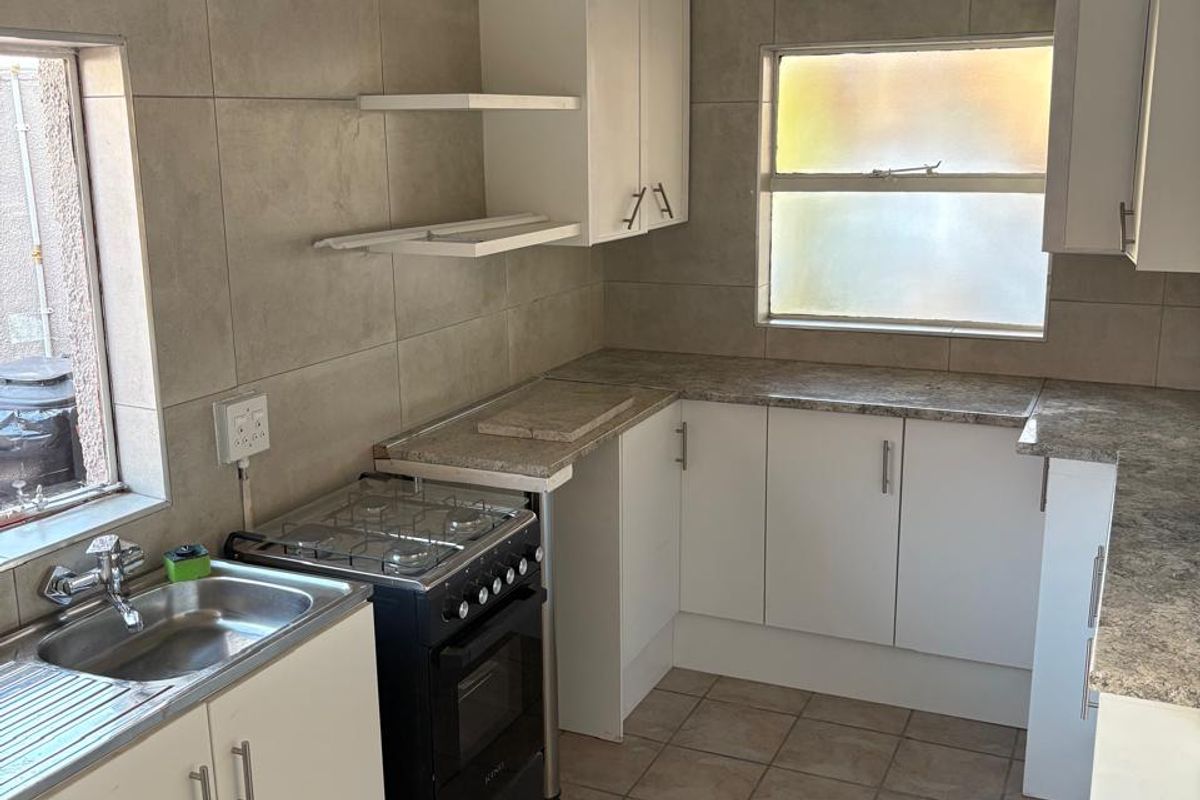 Apartment Rental Monthly In Secunda - Photo 4