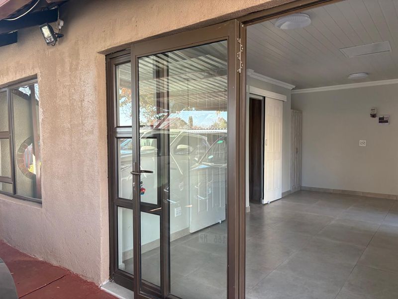 Apartment Rental Monthly In Secunda - Photo 2