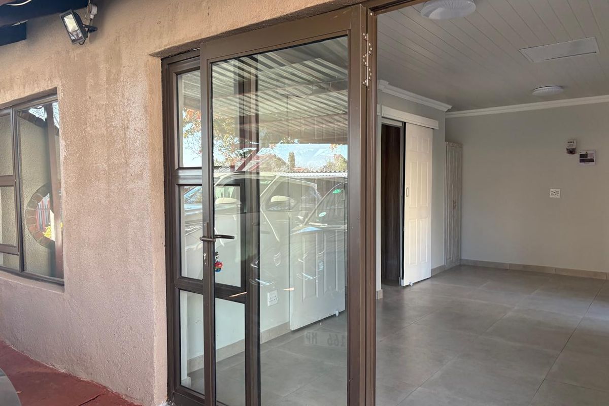 Apartment Rental Monthly In Secunda - Photo 2