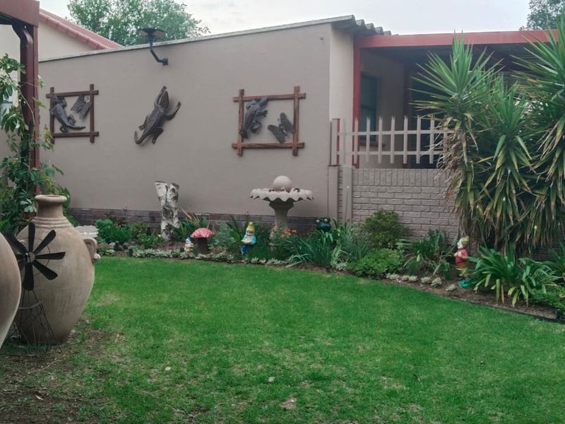 Apartment Rental Monthly In Secunda - Photo 3