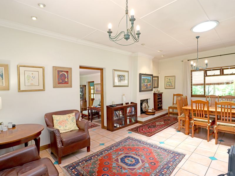 Country Living Gem – 2.7 ha Estate with Family Home & Cottages in Chartwell North - Photo 9
