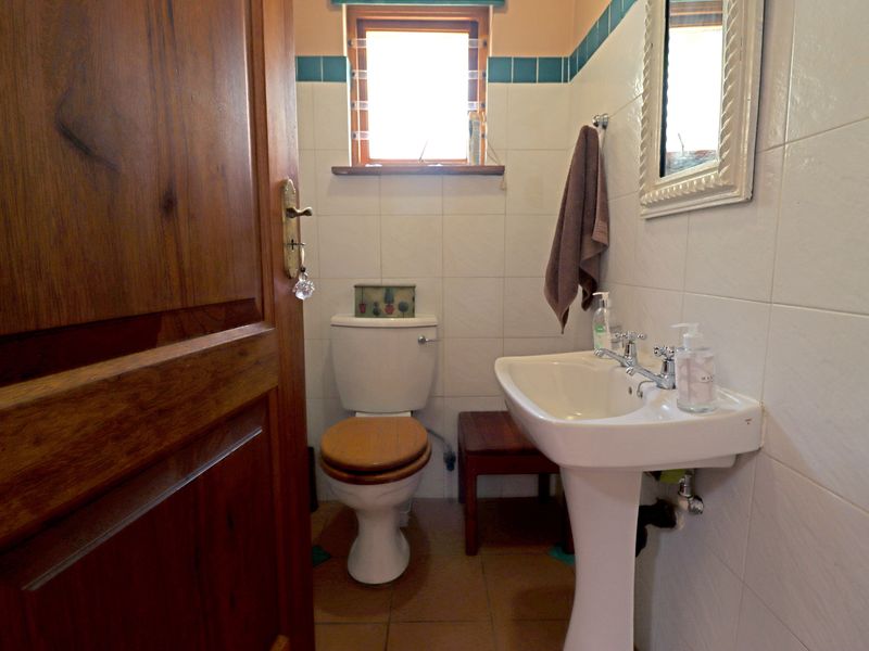 Country Living Gem – 2.7 ha Estate with Family Home & Cottages in Chartwell North - Photo 10