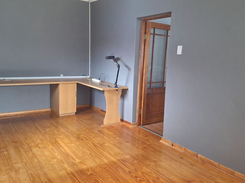 Old World Charm - Photo 7