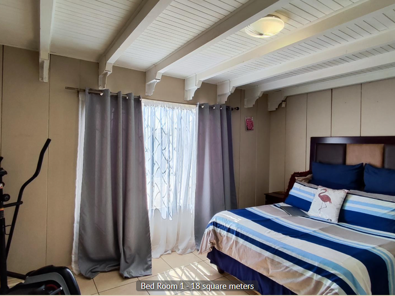 Charming house with a difference that needs some love and care - Photo 8