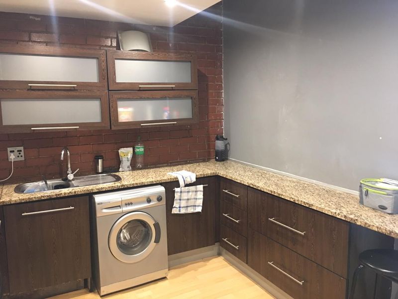 2  bedroom apartment for sale in Braamfontein - Photo 2