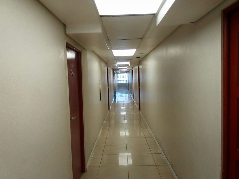 2  bedroom apartment for sale in Braamfontein - Photo 1