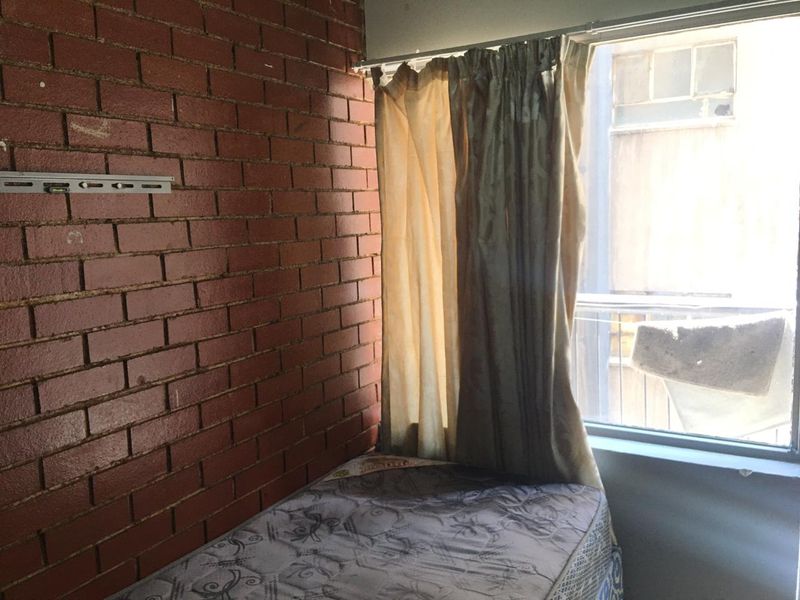 2  bedroom apartment for sale in Braamfontein - Photo 5
