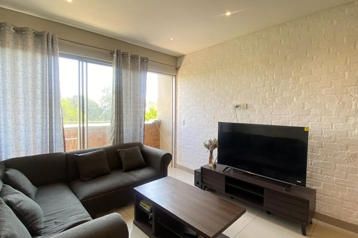 Stunning 2-bedroom apartment for sale in Nieuw Muckleneuk– modern living in a prime location - Photo 4