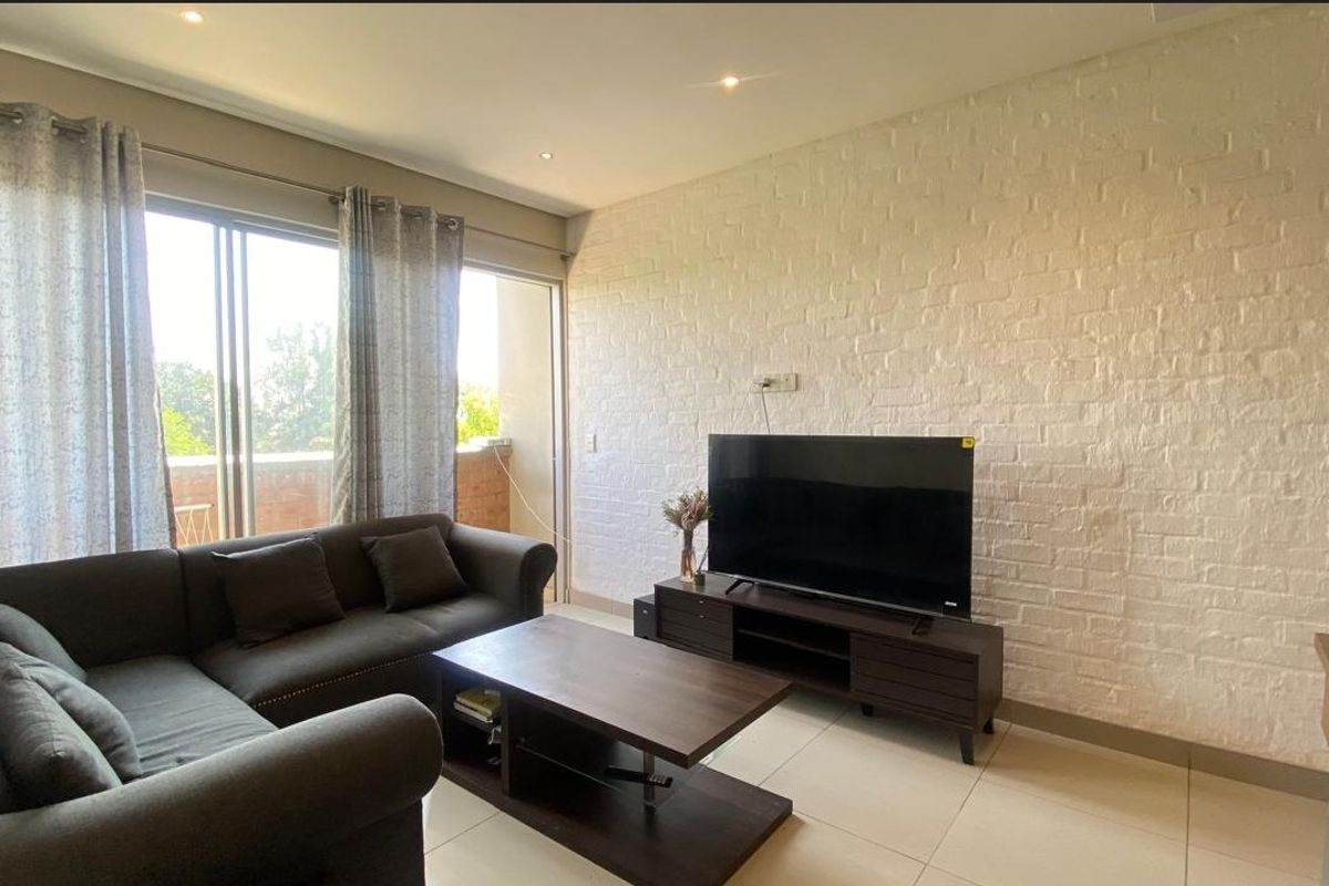 Stunning 2-bedroom apartment for sale in Nieuw Muckleneuk– modern living in a prime location - Photo 5