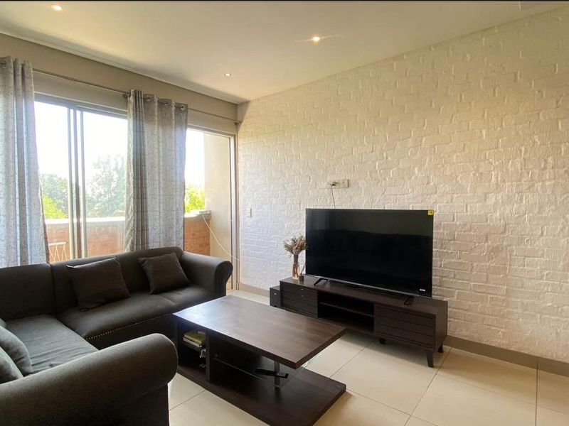 Stunning 2-bedroom apartment for sale in Nieuw Muckleneuk– modern living in a prime location - Photo 5