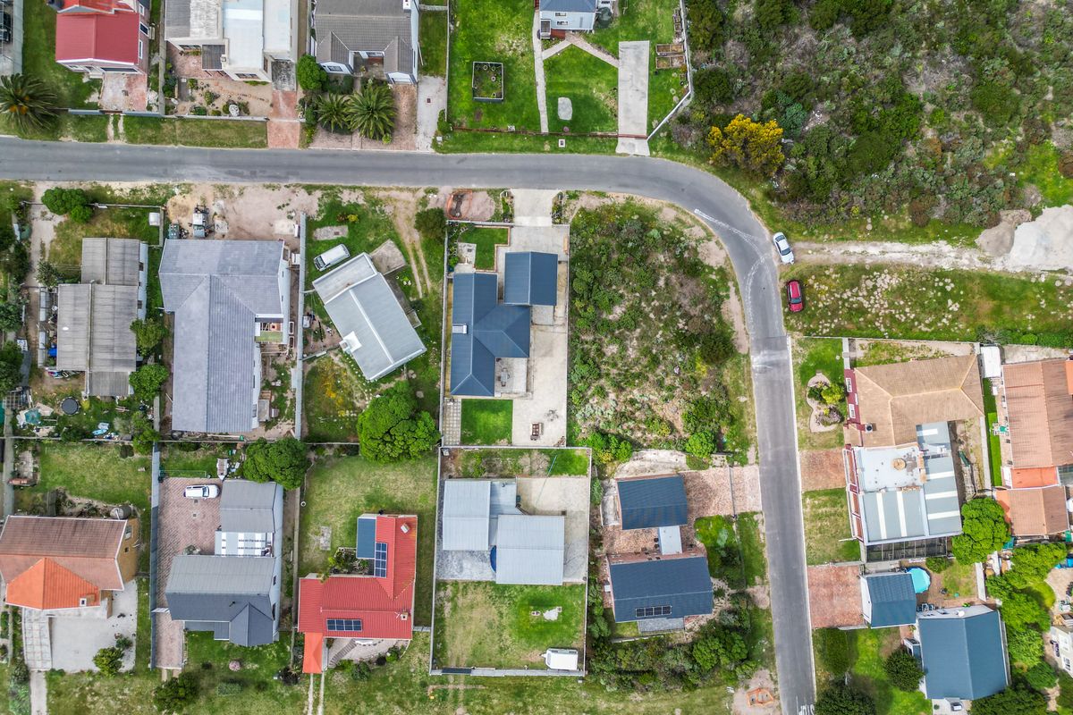 LOW MAINTENANCE NEW HOLIDAY HOME - Photo 2