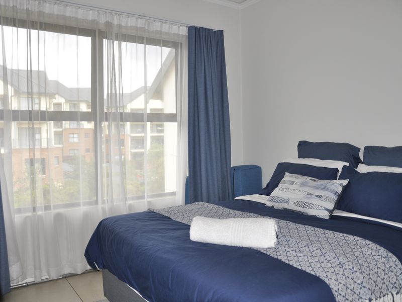 Modern Top-Floor Elegance with Breathtaking Sunset Views – Kyalami Hills Lifestyle Complex - Photo 5