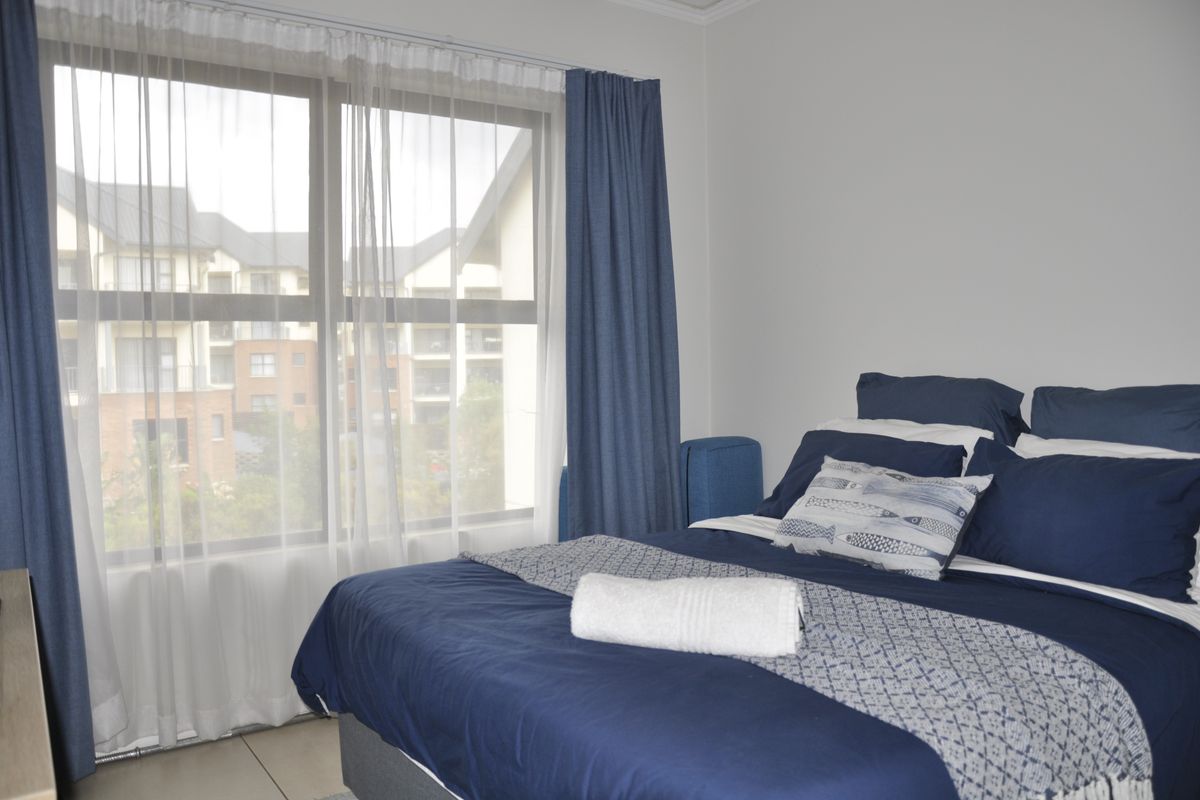 Modern Top-Floor Elegance with Breathtaking Sunset Views – Kyalami Hills Lifestyle Complex - Photo 5