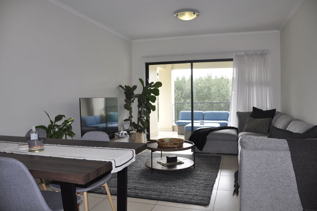 Modern Top-Floor Elegance with Breathtaking Sunset Views – Kyalami Hills Lifestyle Complex - Photo 2