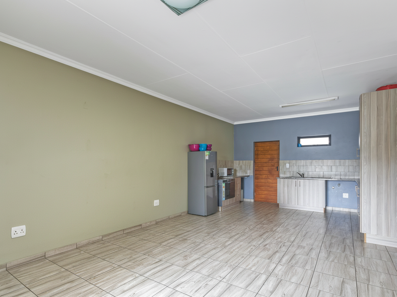 Luxurious 2-Bedroom Apartment for Sale | Franklin on 8th, Midrand - Photo 4
