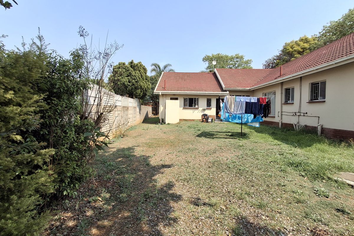 Spacious 4/5 Bedroom house in Pioneer Park - Photo 4