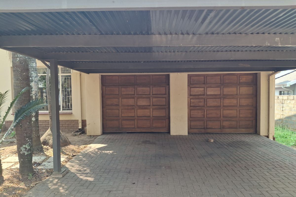 Spacious 4/5 Bedroom house in Pioneer Park - Photo 3