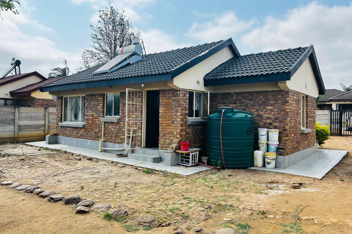 House at Makhado Park for sale Louis Trichardt - Photo 4