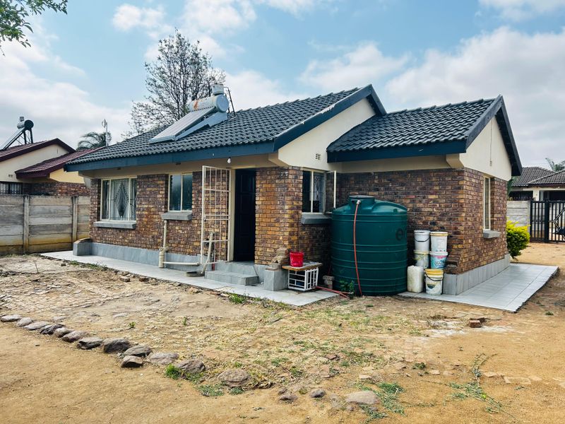 House at Makhado Park for sale Louis Trichardt - Photo 4