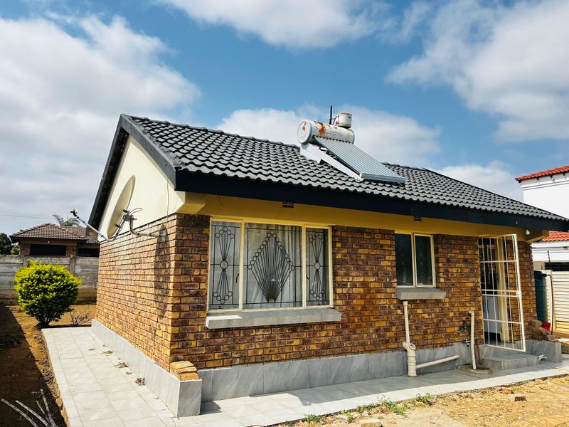 House at Makhado Park for sale Louis Trichardt - Photo 5