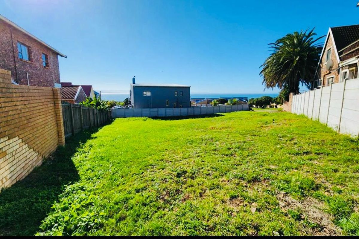 Prime Stand of 681sqm with Stunning Sea Views in Wavecrest, Jeffreys Bay - Photo 2