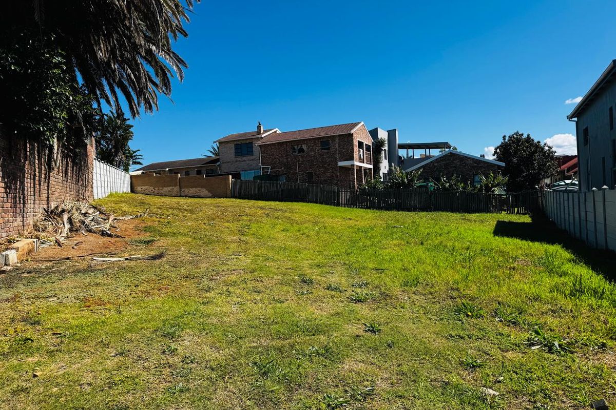 Prime Stand of 681sqm with Stunning Sea Views in Wavecrest, Jeffreys Bay - Photo 4