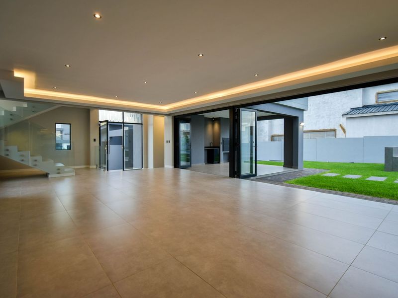 Modern 5-Bedroom Double-Storey Home in Midstream Heights with Boma & Pool - Photo 5