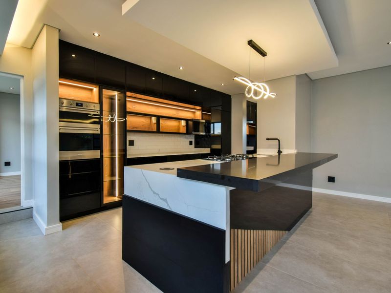 Modern 5-Bedroom Double-Storey Home in Midstream Heights with Boma & Pool - Photo 10