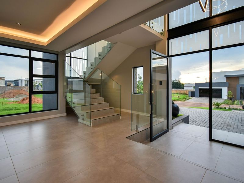 Modern 5-Bedroom Double-Storey Home in Midstream Heights with Boma & Pool - Photo 3