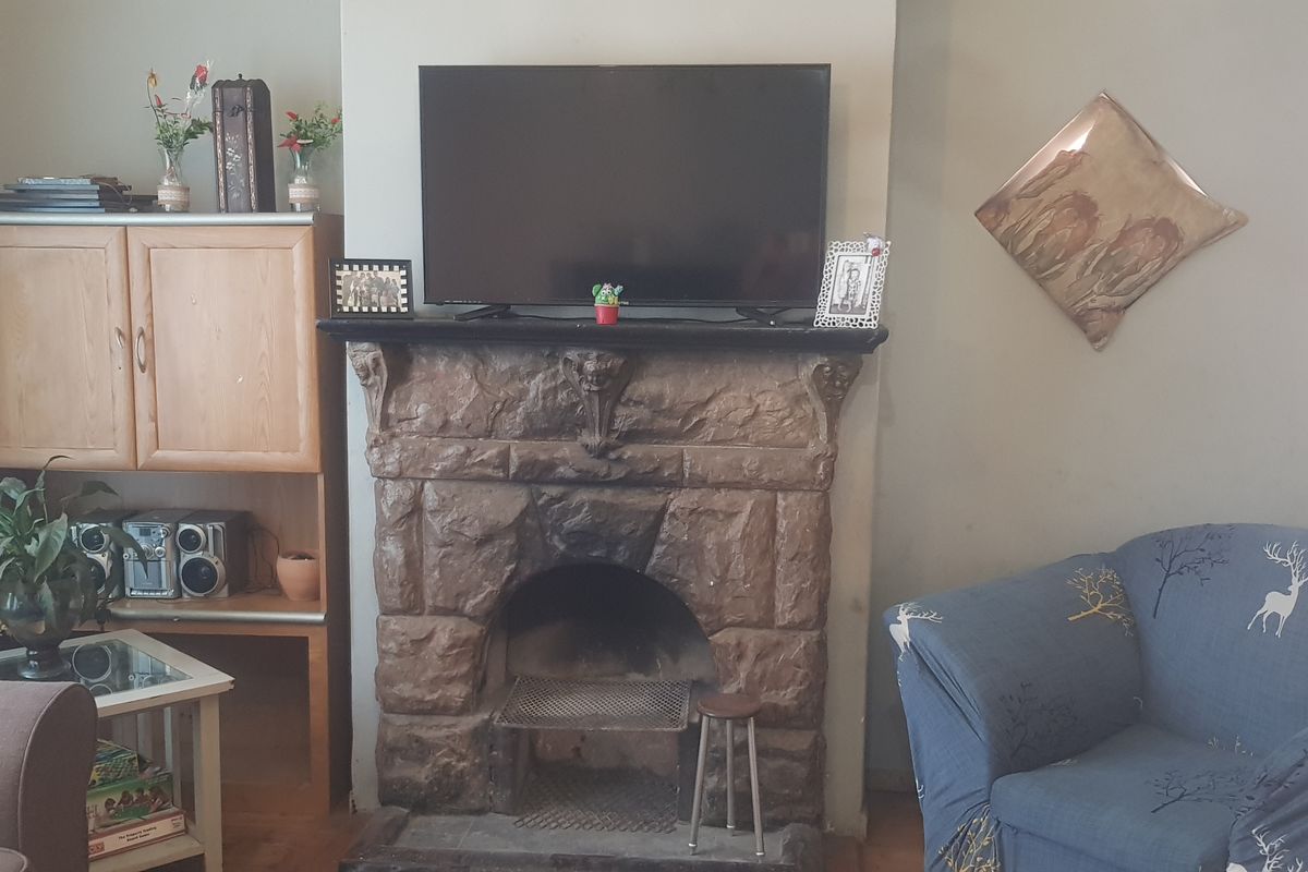 Great Potential, Needs Some TLC! - Photo 2