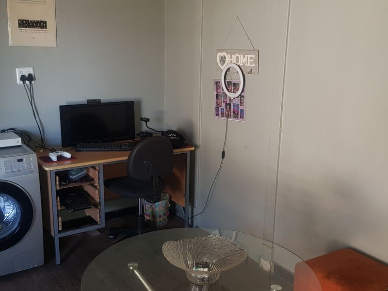 Great Potential, Needs Some TLC! - Photo 7