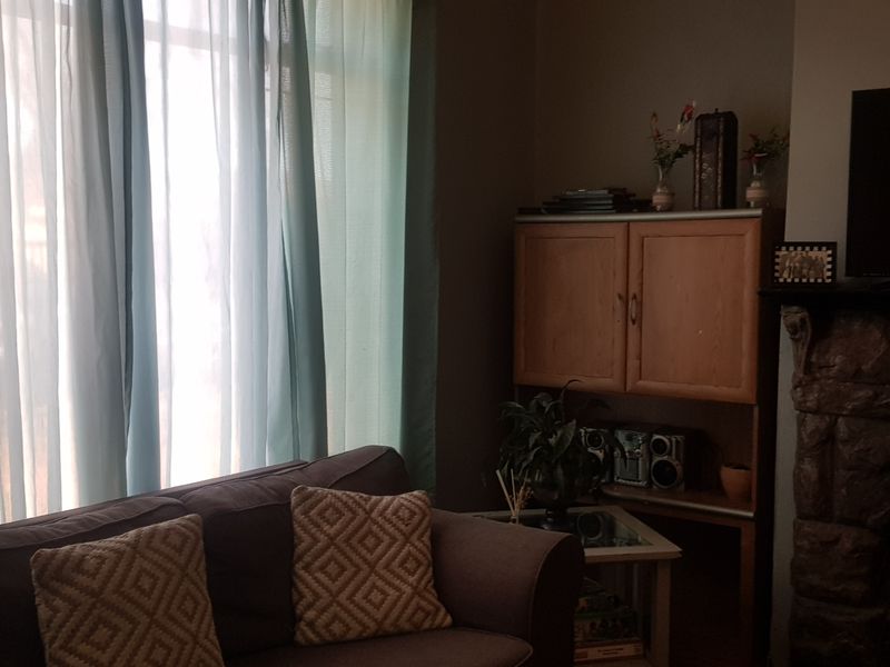 Great Potential, Needs Some TLC! - Photo 3