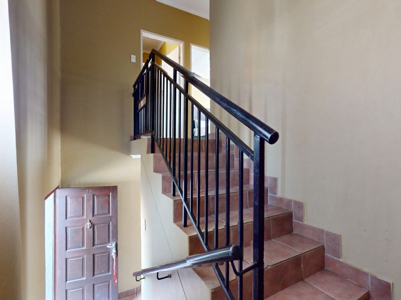 Modern Living in the Heart of Stone Arch - Village 1 - Photo 4