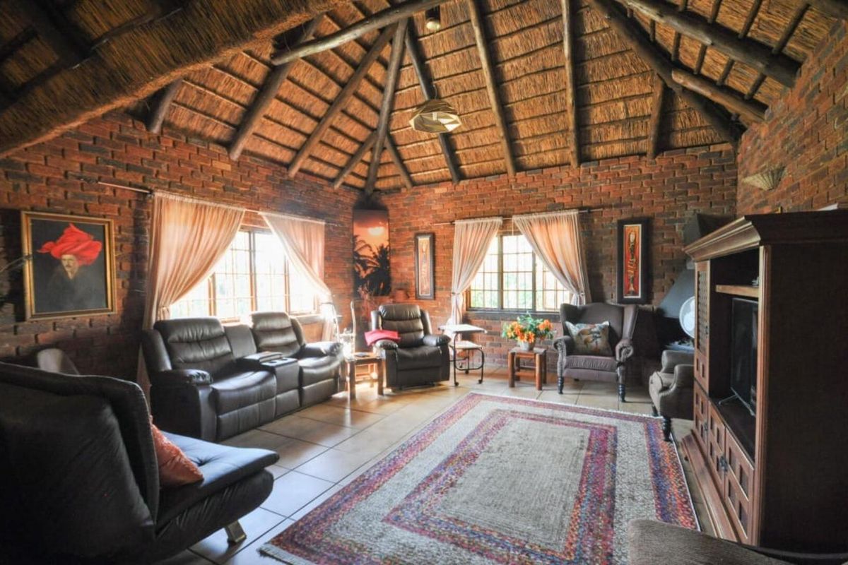 Countryside Estate with Exceptional Rental Income Potential - Photo 4