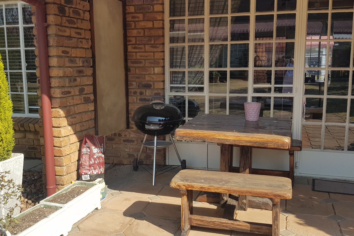 2-Bedroom, 2-Bathroom Unit in Secure Retirement Village - Photo 2